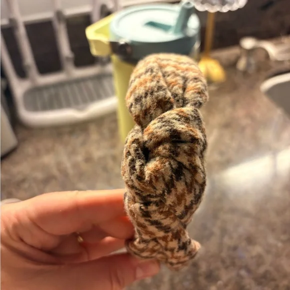 LIKE NEW J. Crew Stylish Brown Wool Houndstooth Knotted Headband - Picture 4 of 7